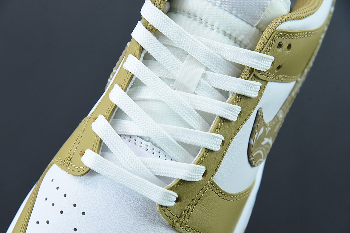 Nike SB Dunk Low Nike SB Dunk Low