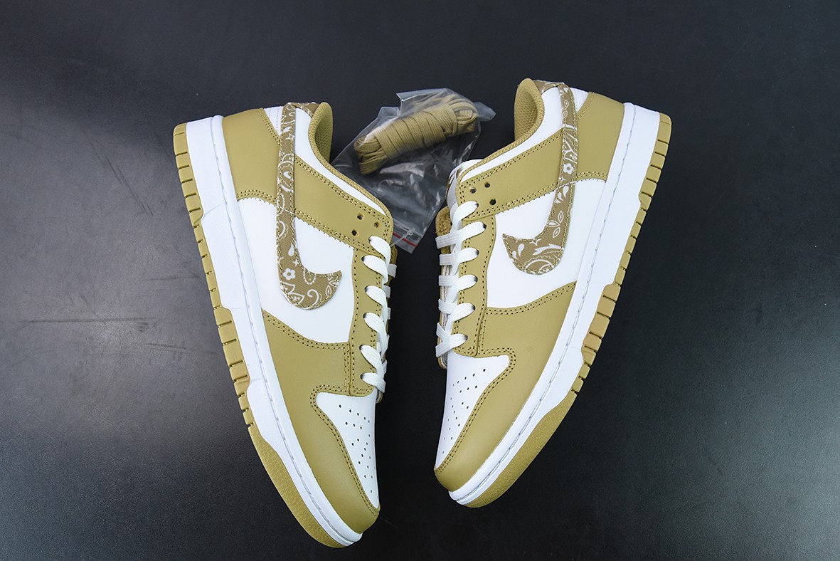 Nike SB Dunk Low Nike SB Dunk Low