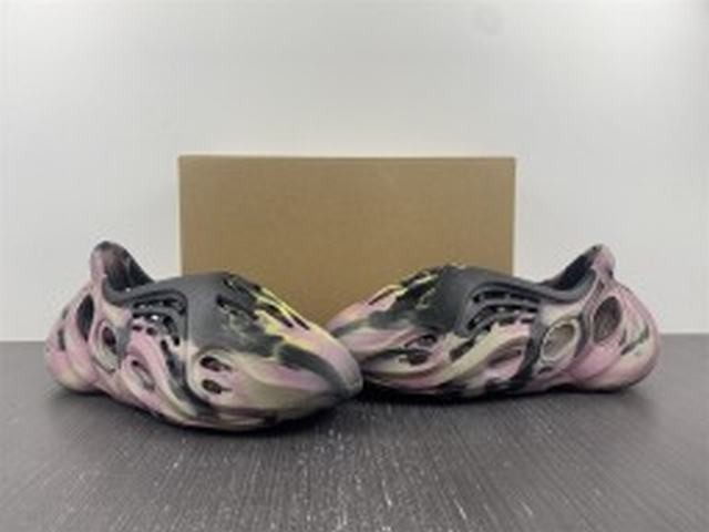 Yeezy Foam RNNR “MX CARDON Yeezy Foam RNNR “MX CARDON