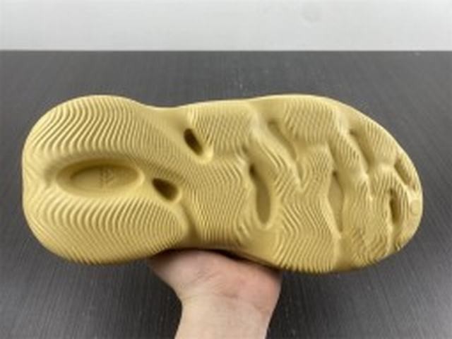 Yeezy Foam Runner “Desert Sand” Yeezy Foam Runner “Desert Sand”