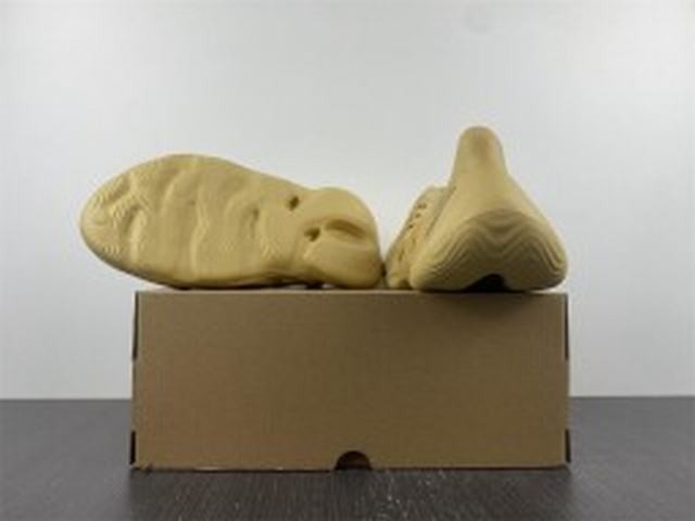 Yeezy Foam Runner “Desert Sand” Yeezy Foam Runner “Desert Sand”