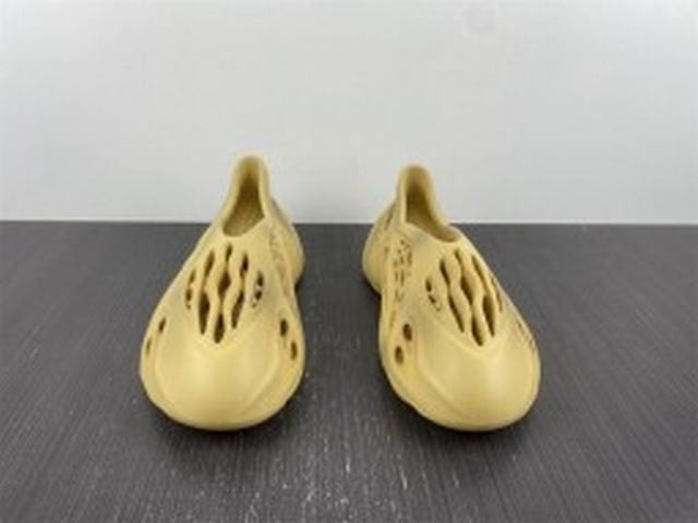 Yeezy Foam Runner “Desert Sand” Yeezy Foam Runner “Desert Sand”