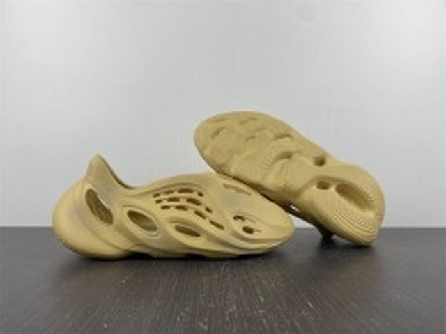 Yeezy Foam Runner “Desert Sand” Yeezy Foam Runner “Desert Sand”