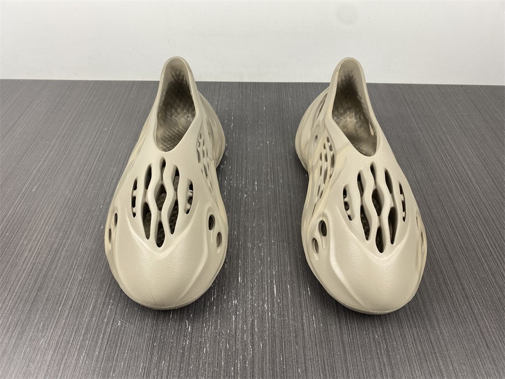 Adidas Yeezy Foam RNNR Stone Sage Adidas Yeezy Foam RNNR Stone Sage