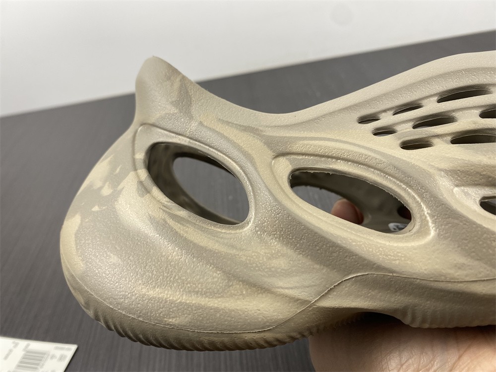 Adidas Yeezy Foam RNNR Stone Sage Adidas Yeezy Foam RNNR Stone Sage