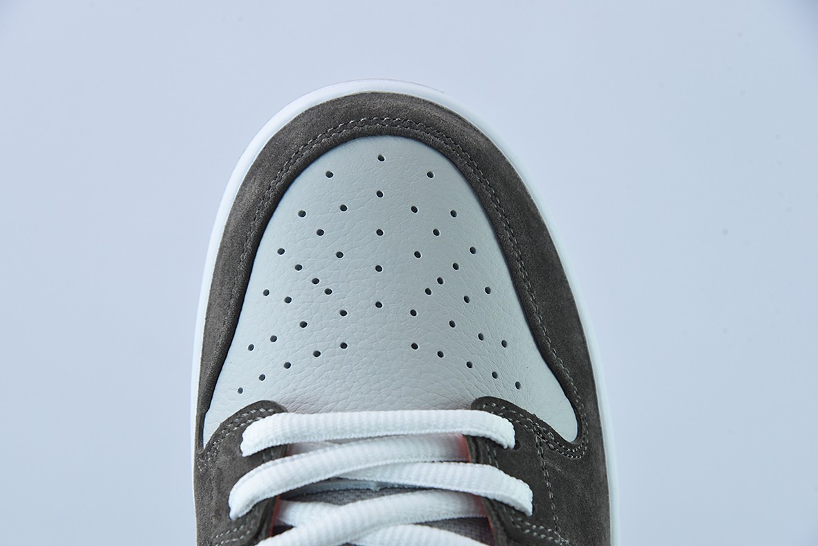 SB Dunk Low Pro SB Dunk Low Pro