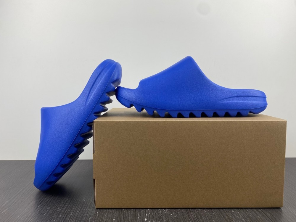 YEEZY SLIDE 'GLOW GREEN' 2022 YEEZY SLIDE 'GLOW GREEN' 2022