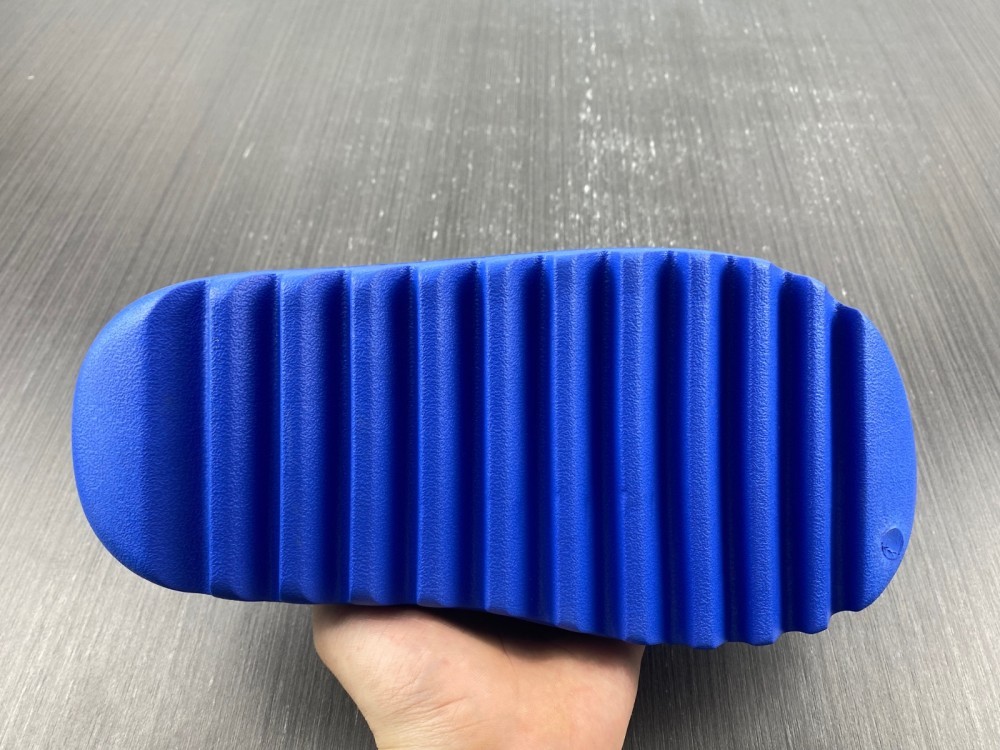 YEEZY SLIDE 'GLOW GREEN' 2022 YEEZY SLIDE 'GLOW GREEN' 2022