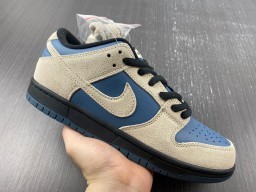 Nike SB Dunk Low Light Cream Thunderstorm Nike SB Dunk Low Light Cream Thunderstorm