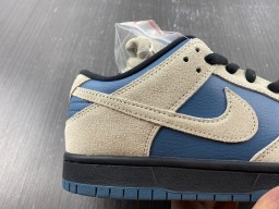 Nike SB Dunk Low Light Cream Thunderstorm Nike SB Dunk Low Light Cream Thunderstorm