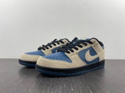 Nike SB Dunk Low Light Cream Thunderstorm Nike SB Dunk Low Light Cream Thunderstorm