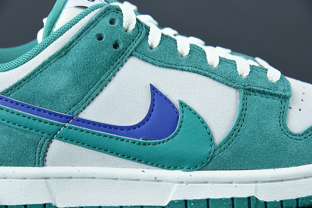 Nk SB Dunk Low SE Nk SB Dunk Low SE