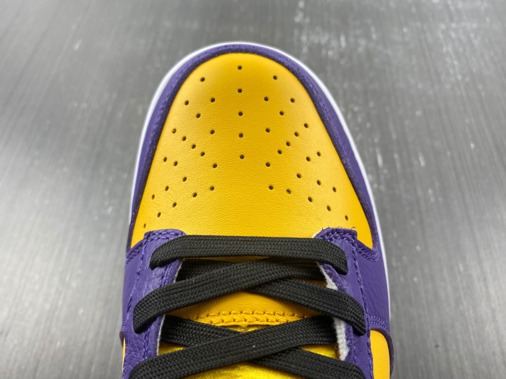 Nike Dunk Low LX Lisa Leslie Nike Dunk Low LX Lisa Leslie