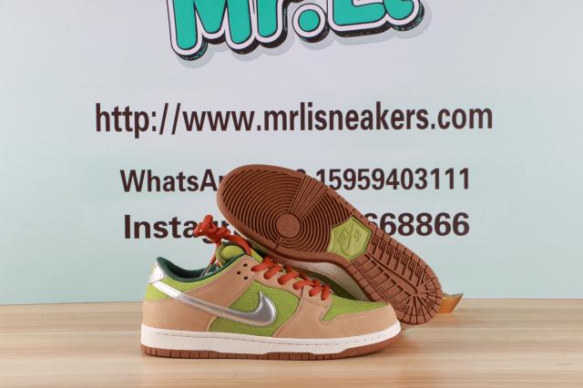 Nike SB Dunk Low Escargot