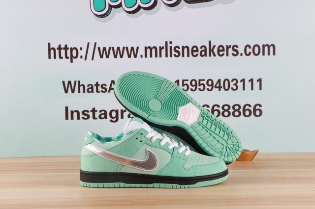 Nike Dunk Low SB Concepts Lobster