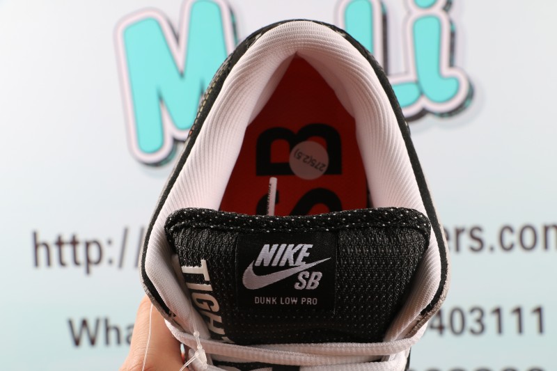 Nike SB Dunk Low TIGHTBOOTH