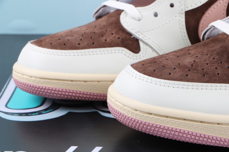 Jordan 1 Low Travis Scott