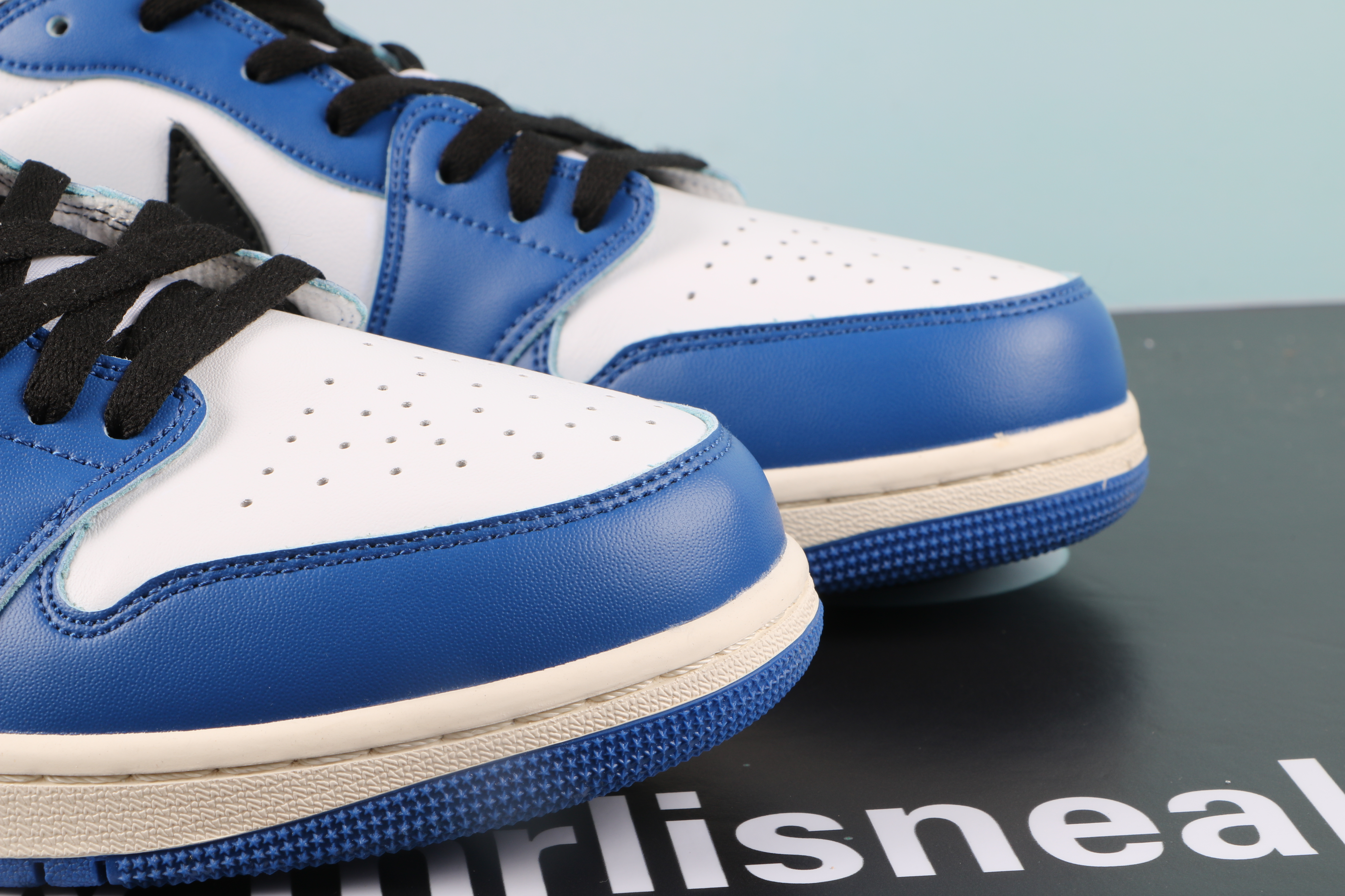 Jordan 1 Low OG Game Royal