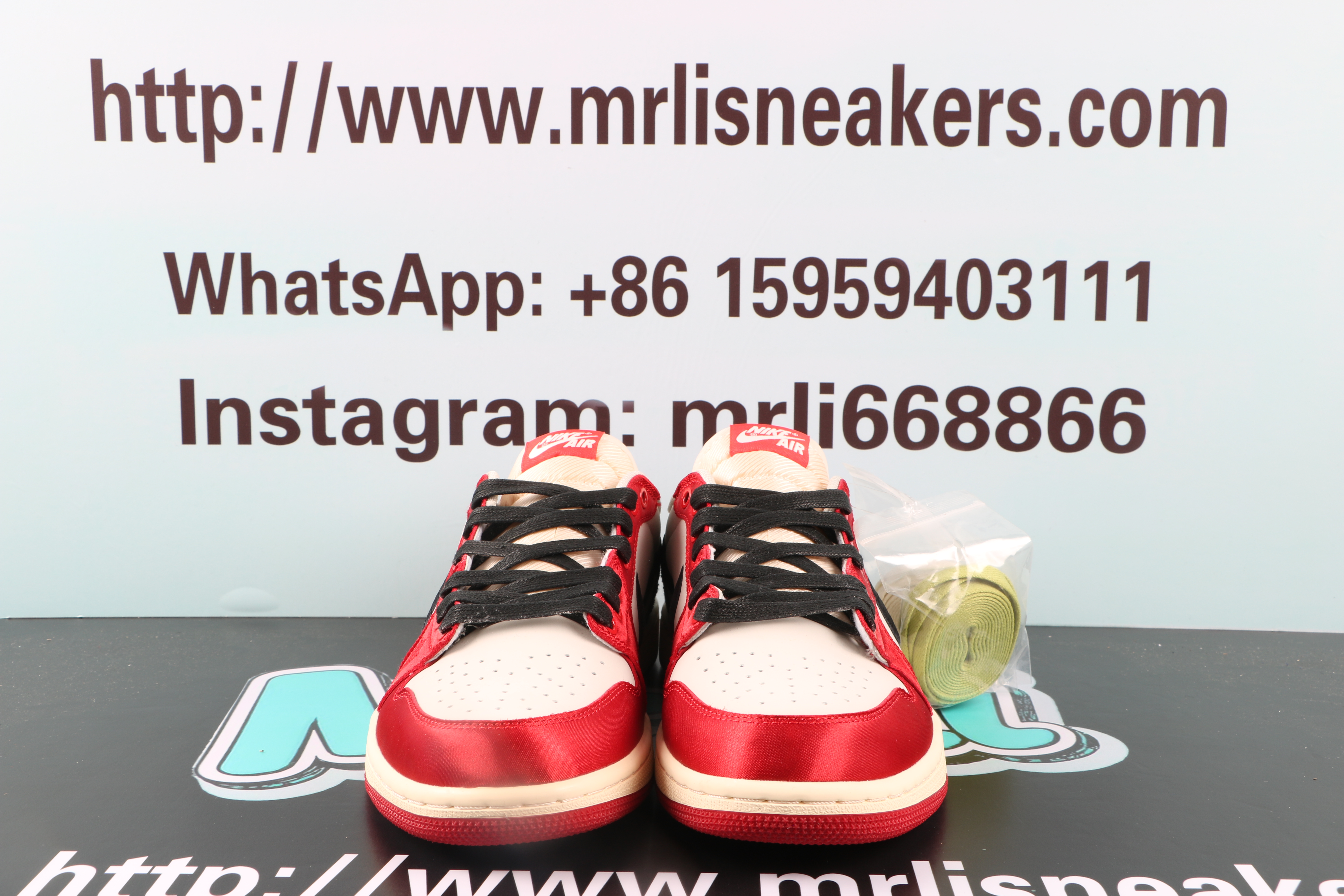 Jordan 1 Retro Low OG Trophy Room Away