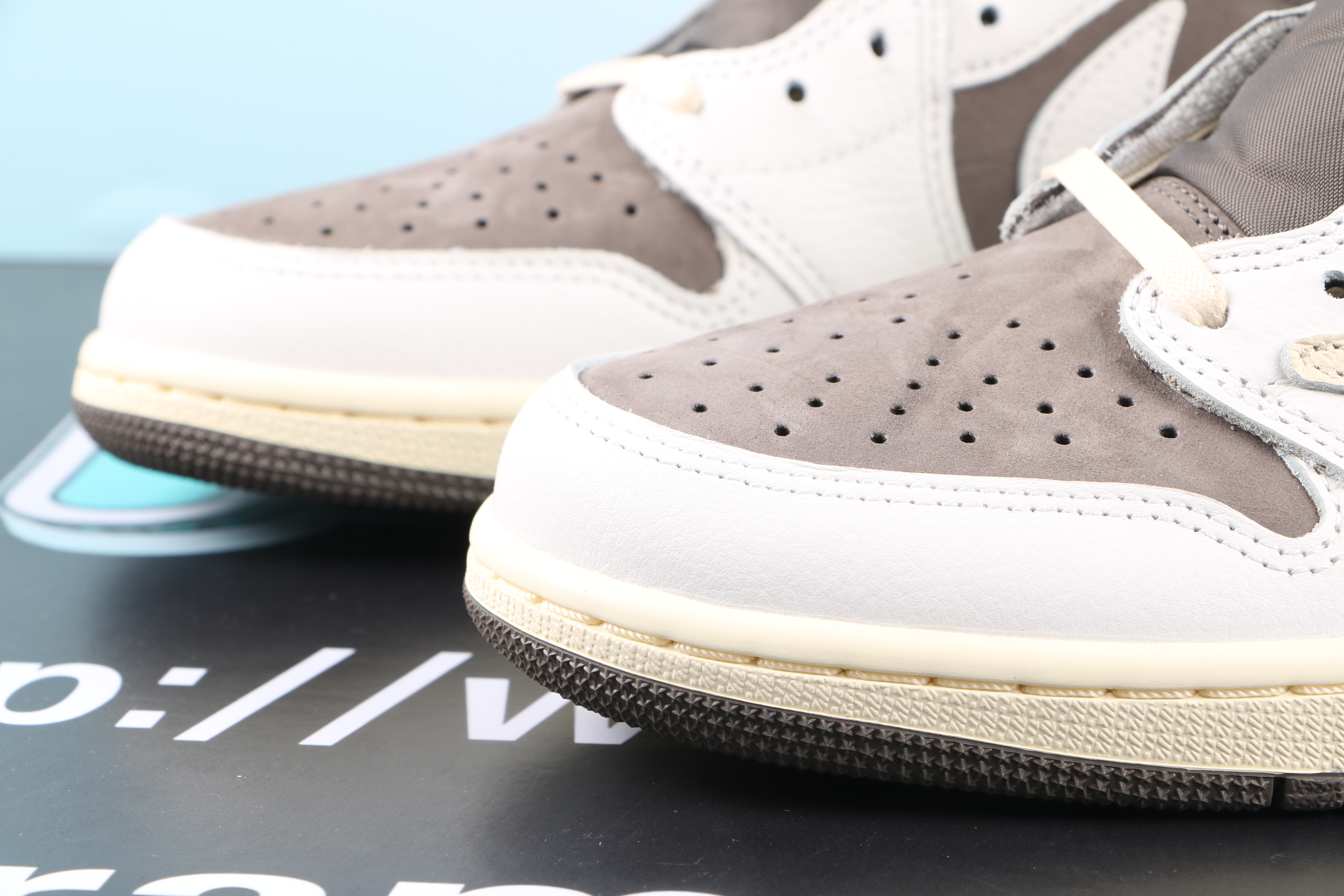 Travis Scott x Air Jordan 1 Low Mocha