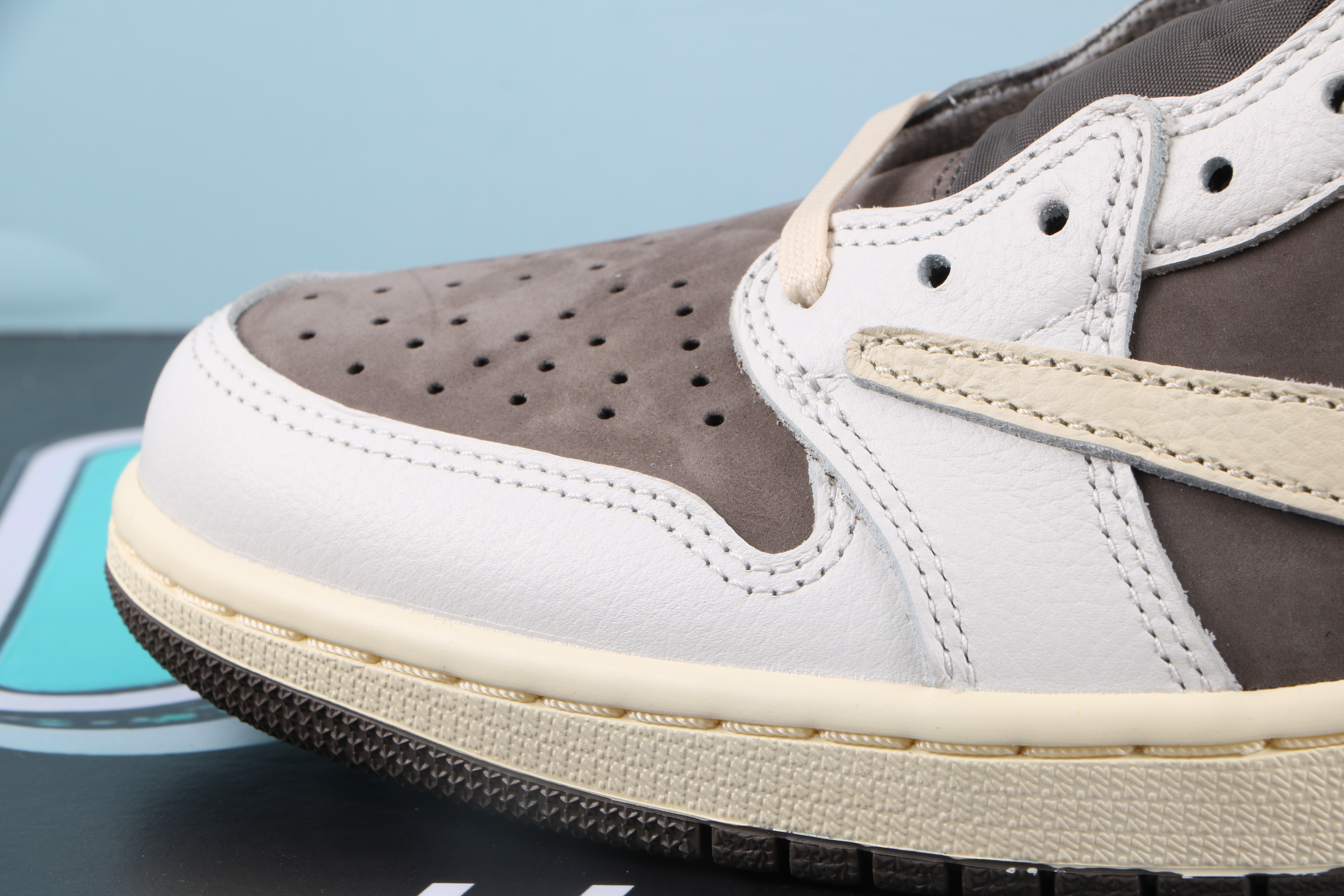Travis Scott x Air Jordan 1 Low Mocha