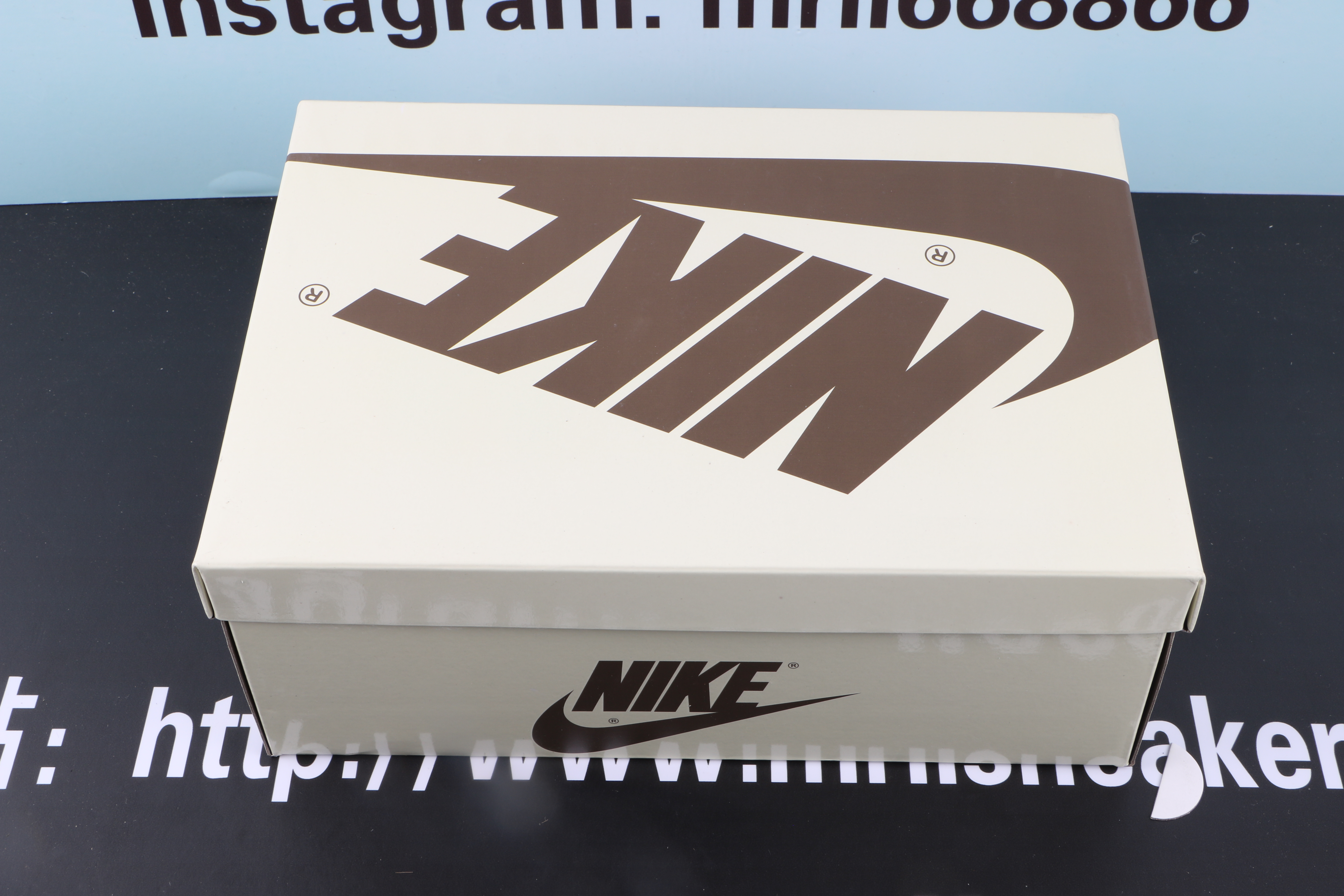 Travis Scott x Air Jordan 1 Low Mocha