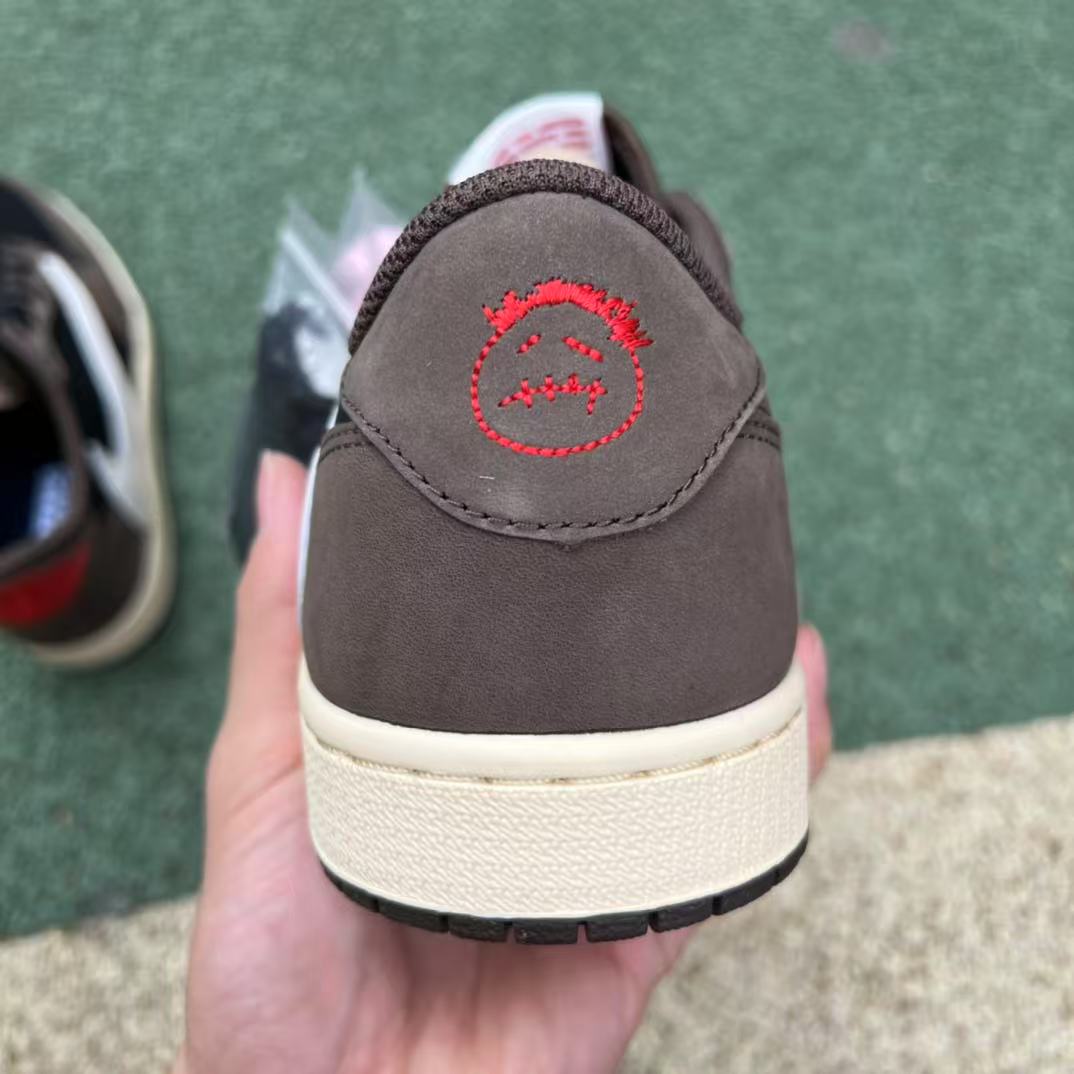 Travis Scott x Air Jordan 1 Low Travis Scott x Air Jordan 1 Low