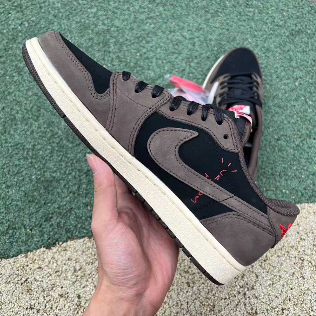 Travis Scott x Air Jordan 1 Low Travis Scott x Air Jordan 1 Low