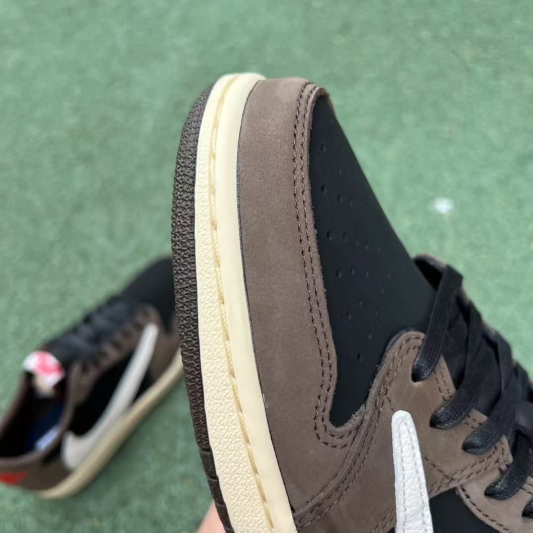 Travis Scott x Air Jordan 1 Low Travis Scott x Air Jordan 1 Low