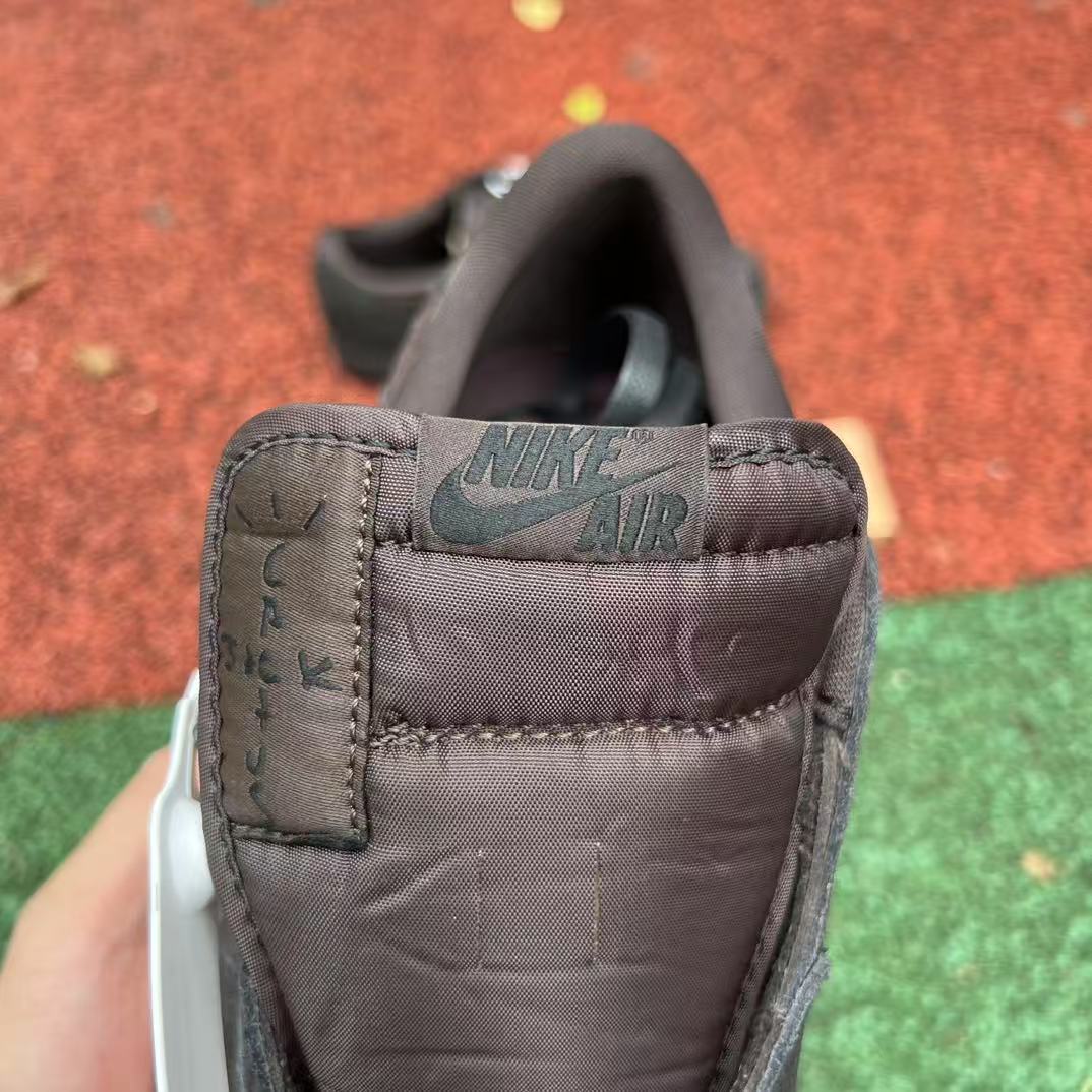 Jordan 1 Low OG Travis Scott Velvet Brown