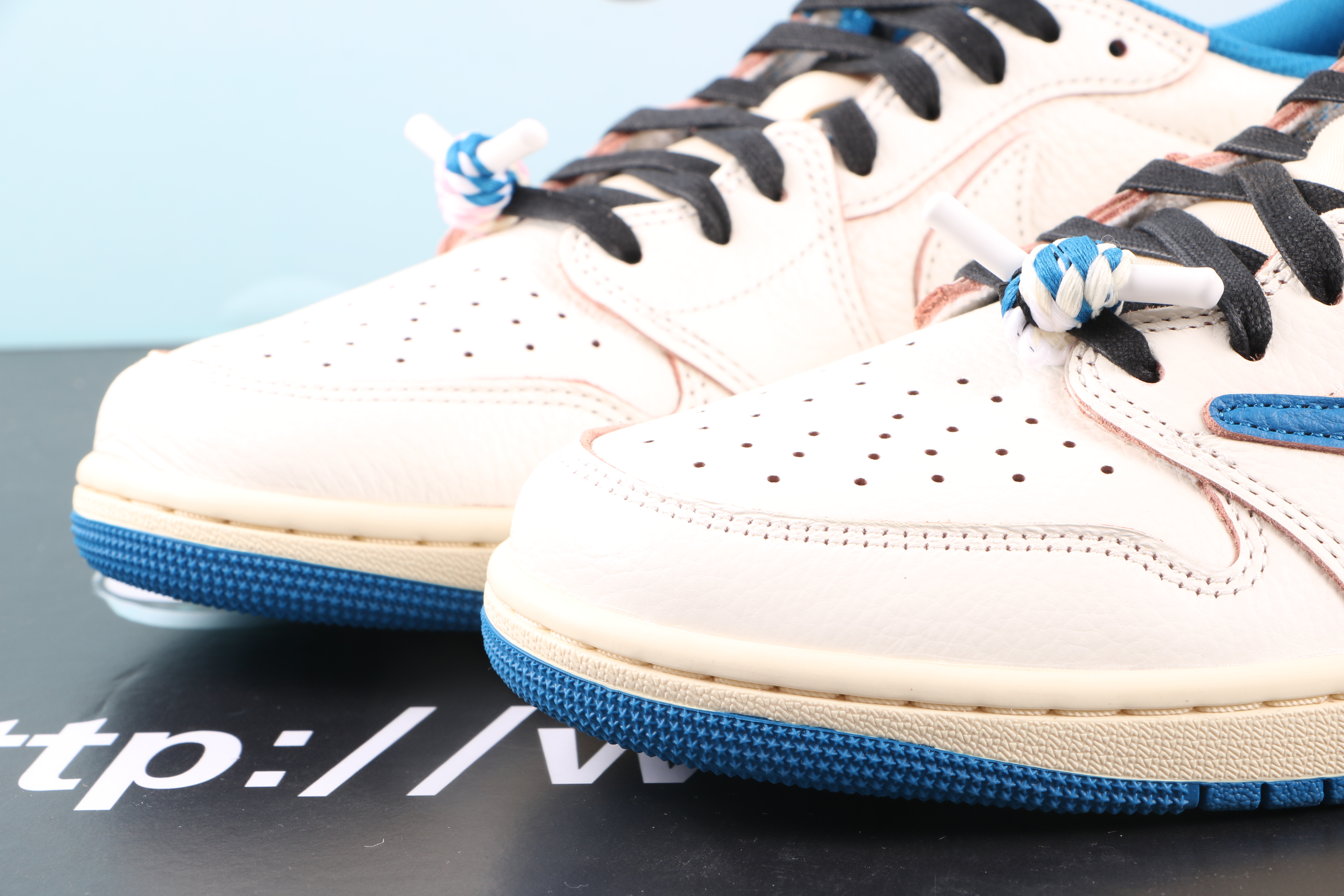 Jordan 1 Low OG Travis Scott Fragment