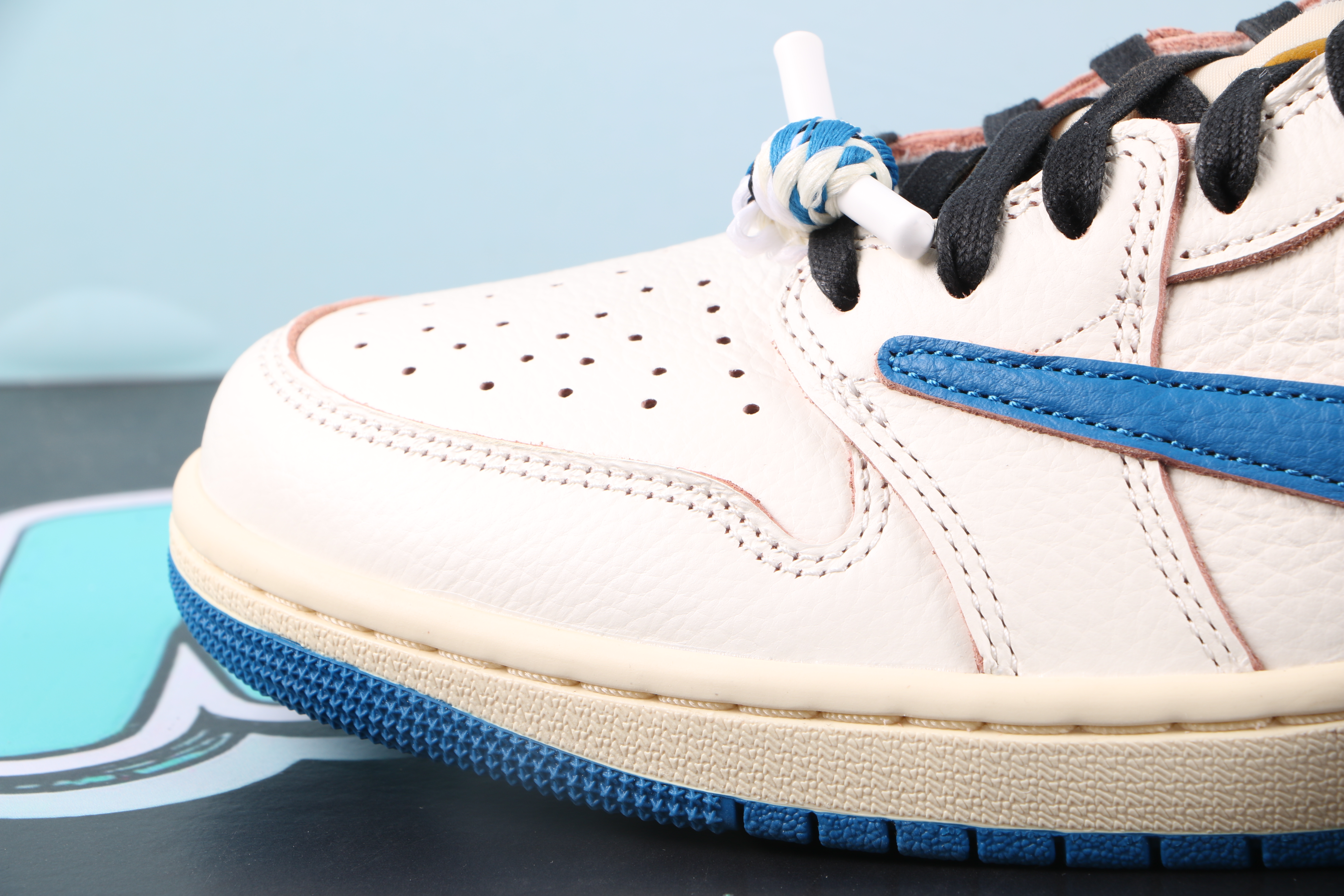 Jordan 1 Low OG Travis Scott Fragment