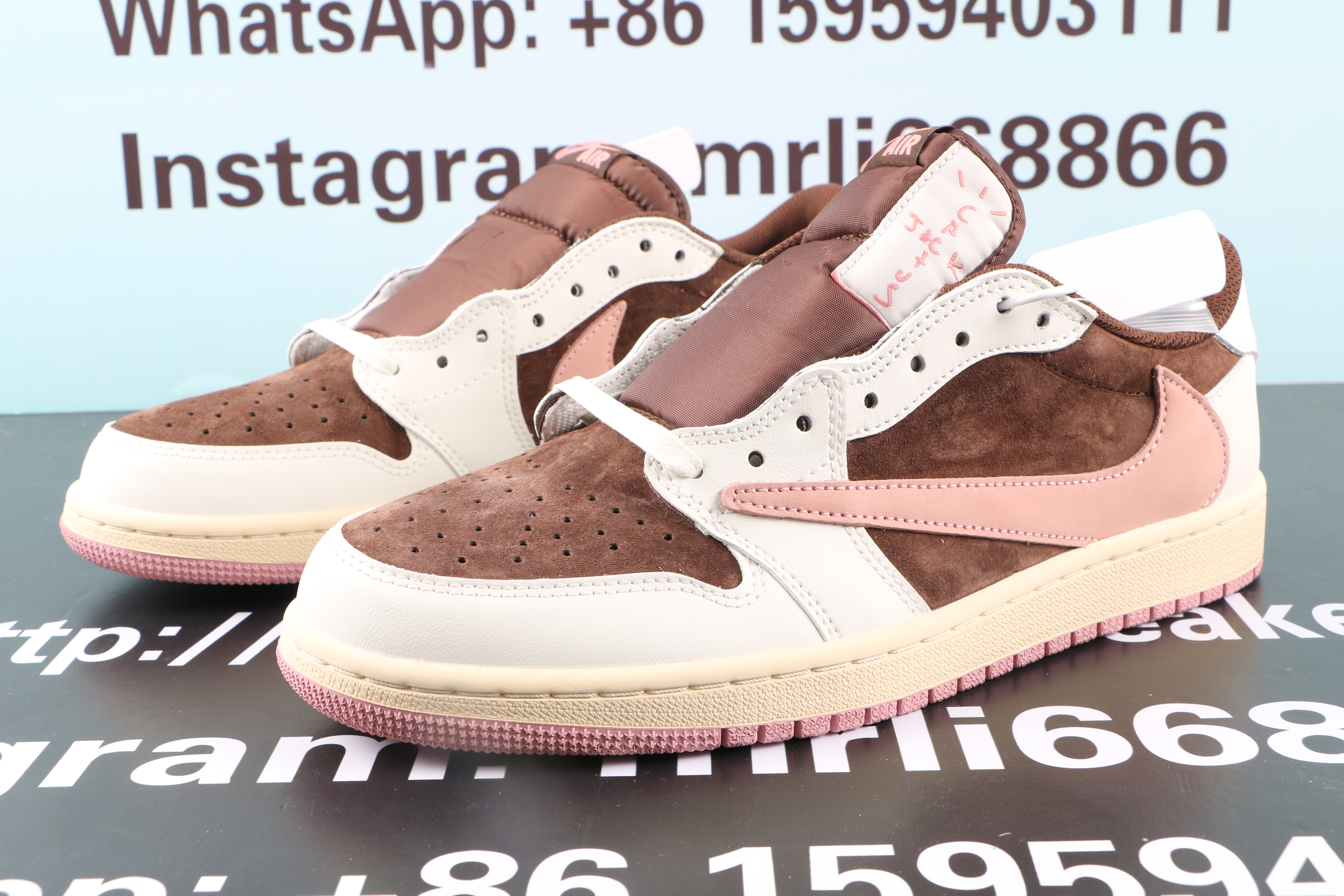 Travis Scott x Air Jordan 1 Low OG