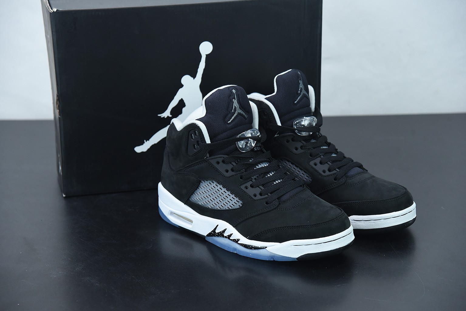 Jordan 5 Retro Moolight (2021) Jordan 5 Retro Moolight (2021)