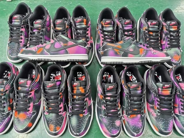 Nike Dunk Low Graffiti Pink Nike Dunk Low Graffiti Pink