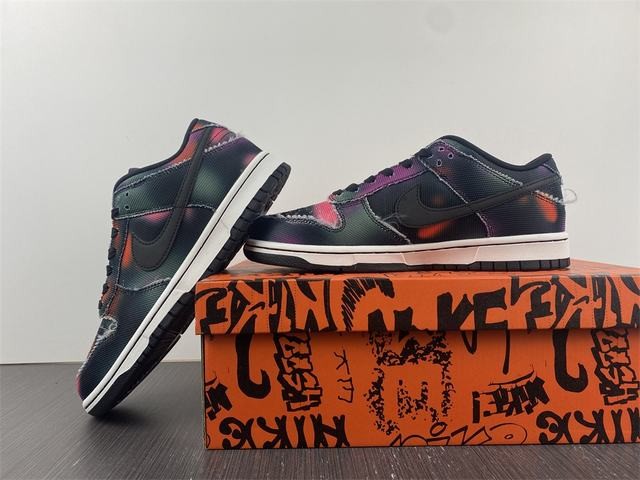 Nike Dunk Low Graffiti Pink Nike Dunk Low Graffiti Pink