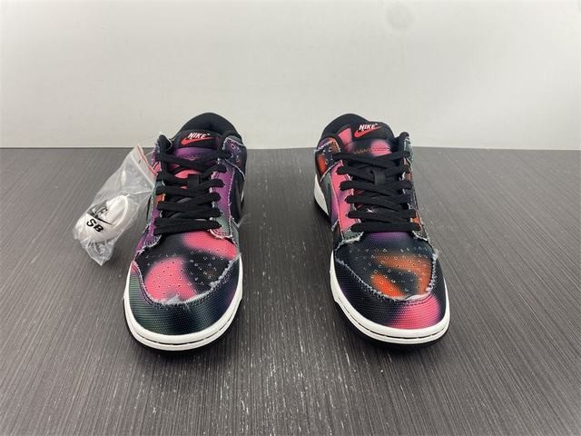 Nike Dunk Low Graffiti Pink Nike Dunk Low Graffiti Pink