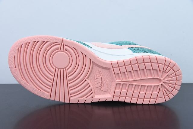 Nk SB Dunk Low “Snake Skin” Nk SB Dunk Low “Snake Skin”