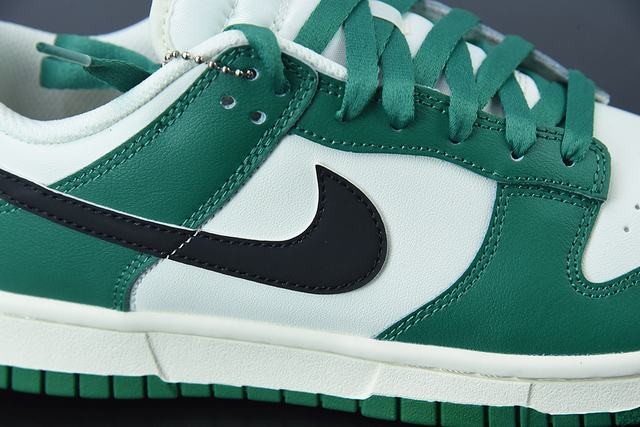 SB Dunk Low SB Dunk Low