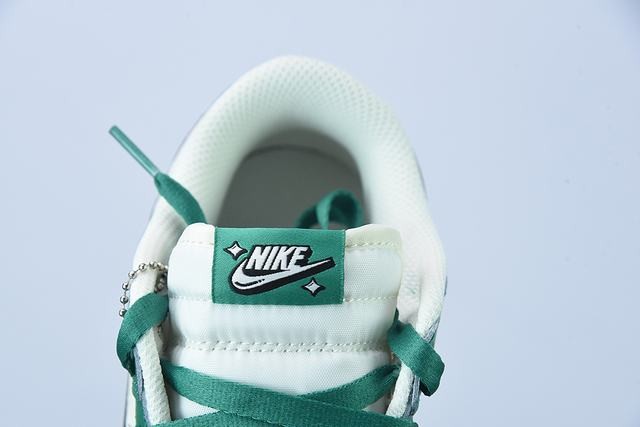 SB Dunk Low SB Dunk Low