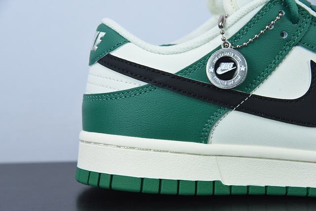 SB Dunk Low SB Dunk Low