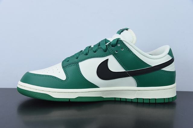 SB Dunk Low SB Dunk Low