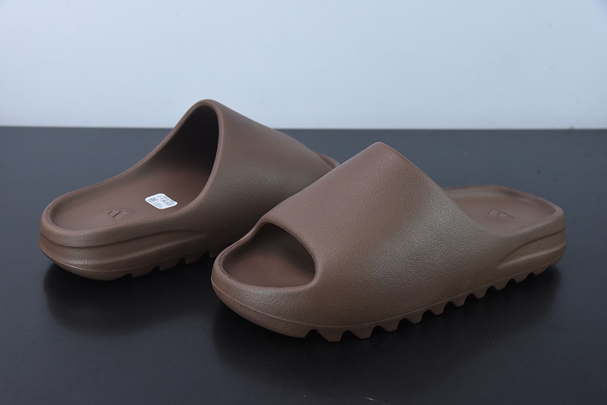 YEEZY SLIDE YEEZY SLIDE