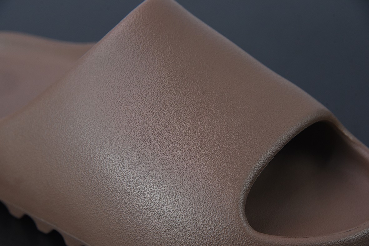 YEEZY SLIDE YEEZY SLIDE