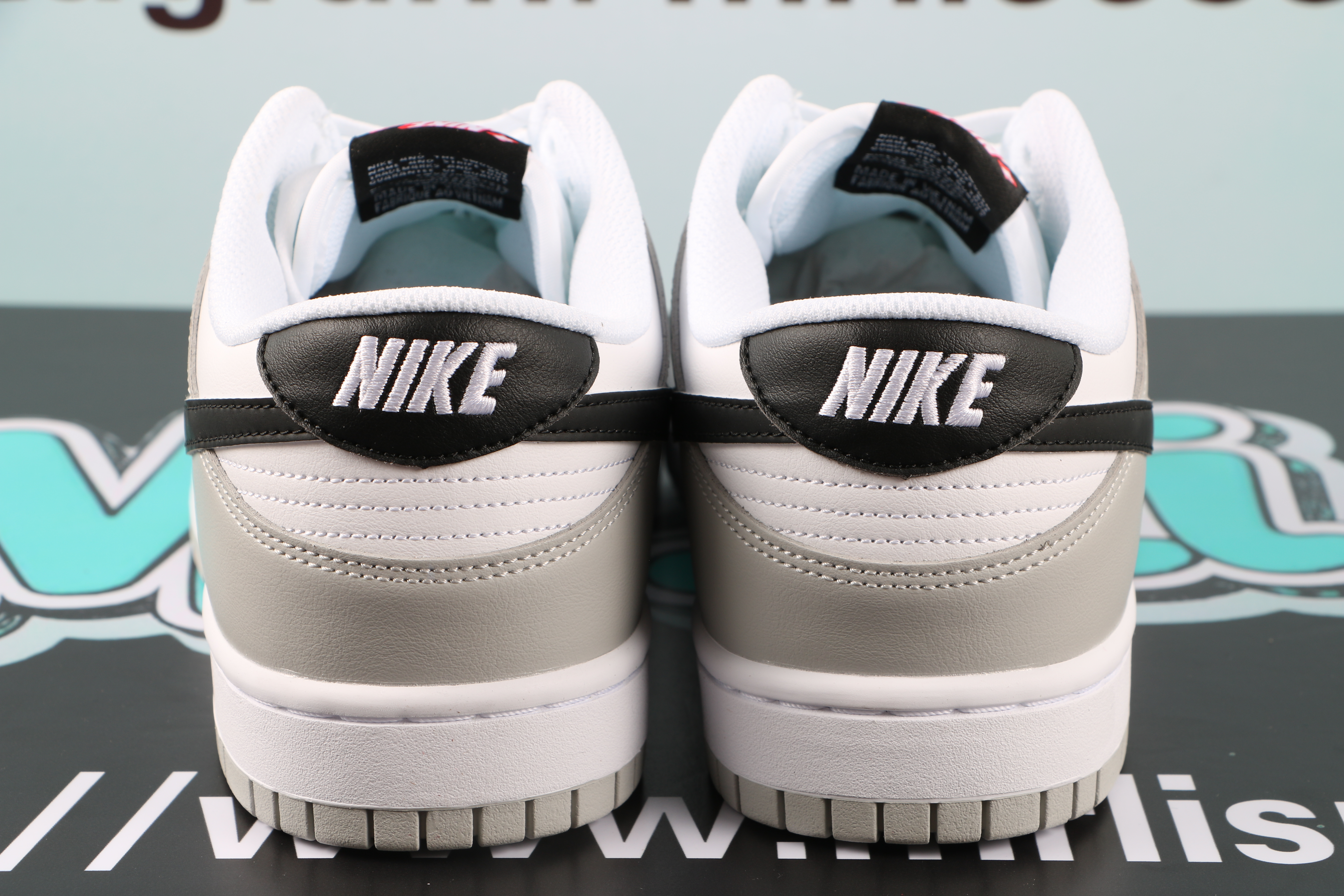 Dunk Low Retro SE grey black
